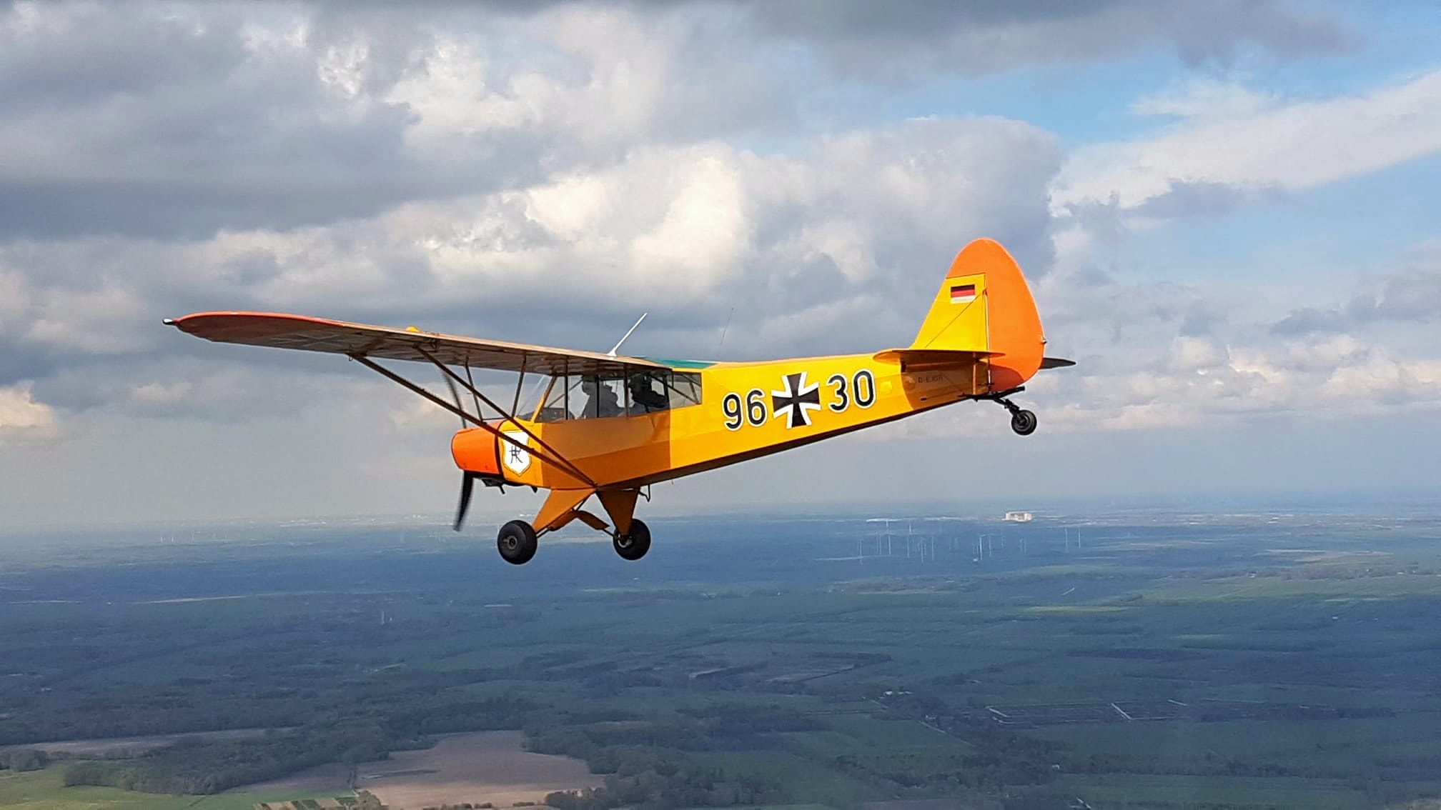 Piper PA18 - Image 1