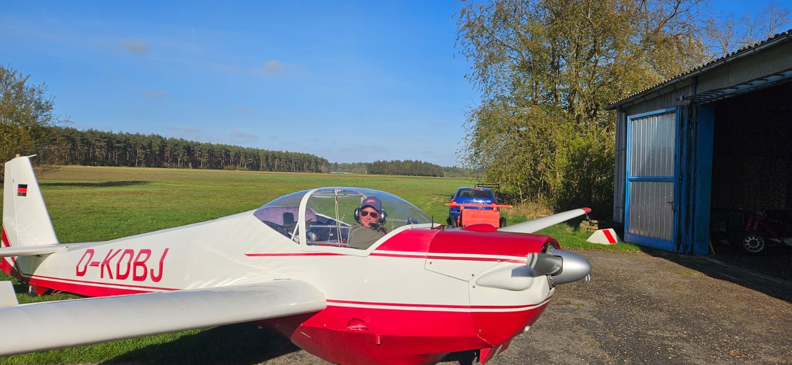 Motorsegler-Alleinflug - Hero image 1