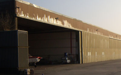Bild "Flugzeugpark & Co:flugzeughalle.jpg"